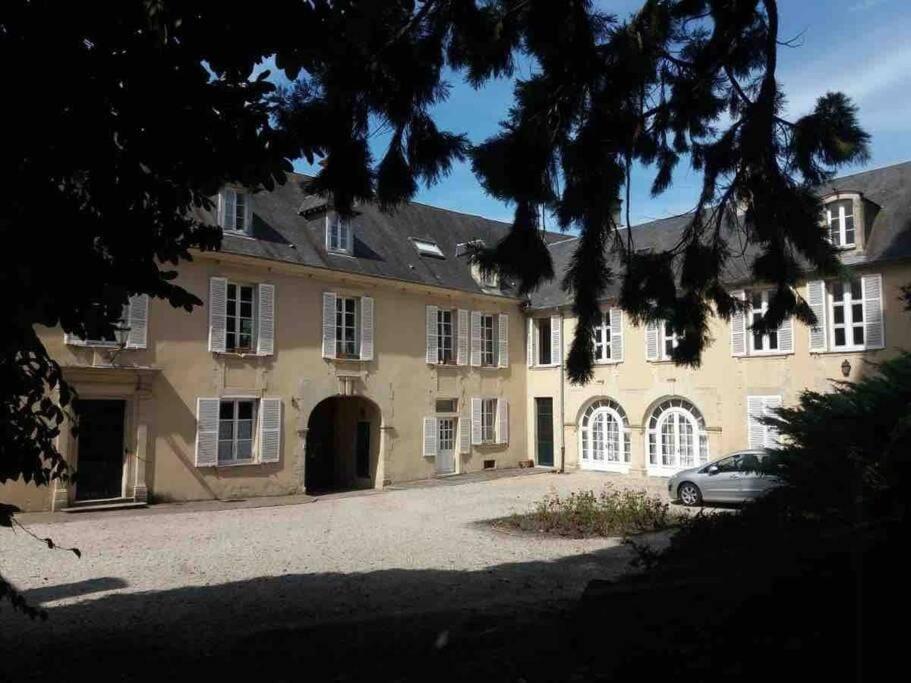 Logis Du Parc By Melrose Apartment Bayeux Luaran gambar