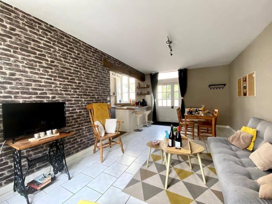 Logis Du Parc By Melrose Apartment Bayeux Luaran gambar