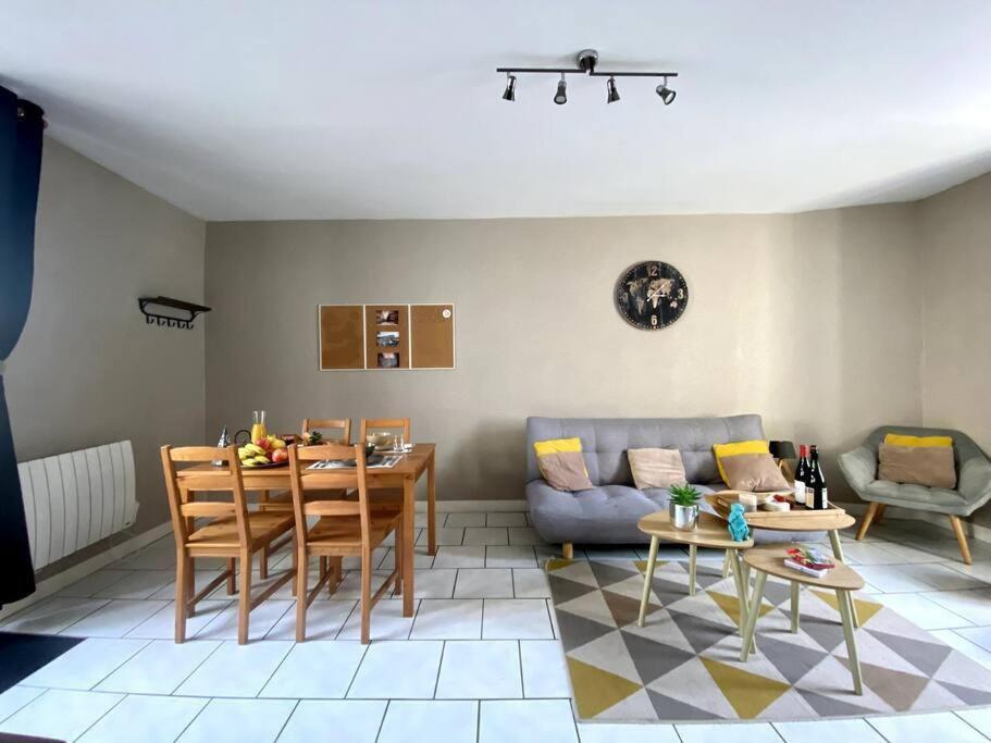 Logis Du Parc By Melrose Apartment Bayeux Luaran gambar